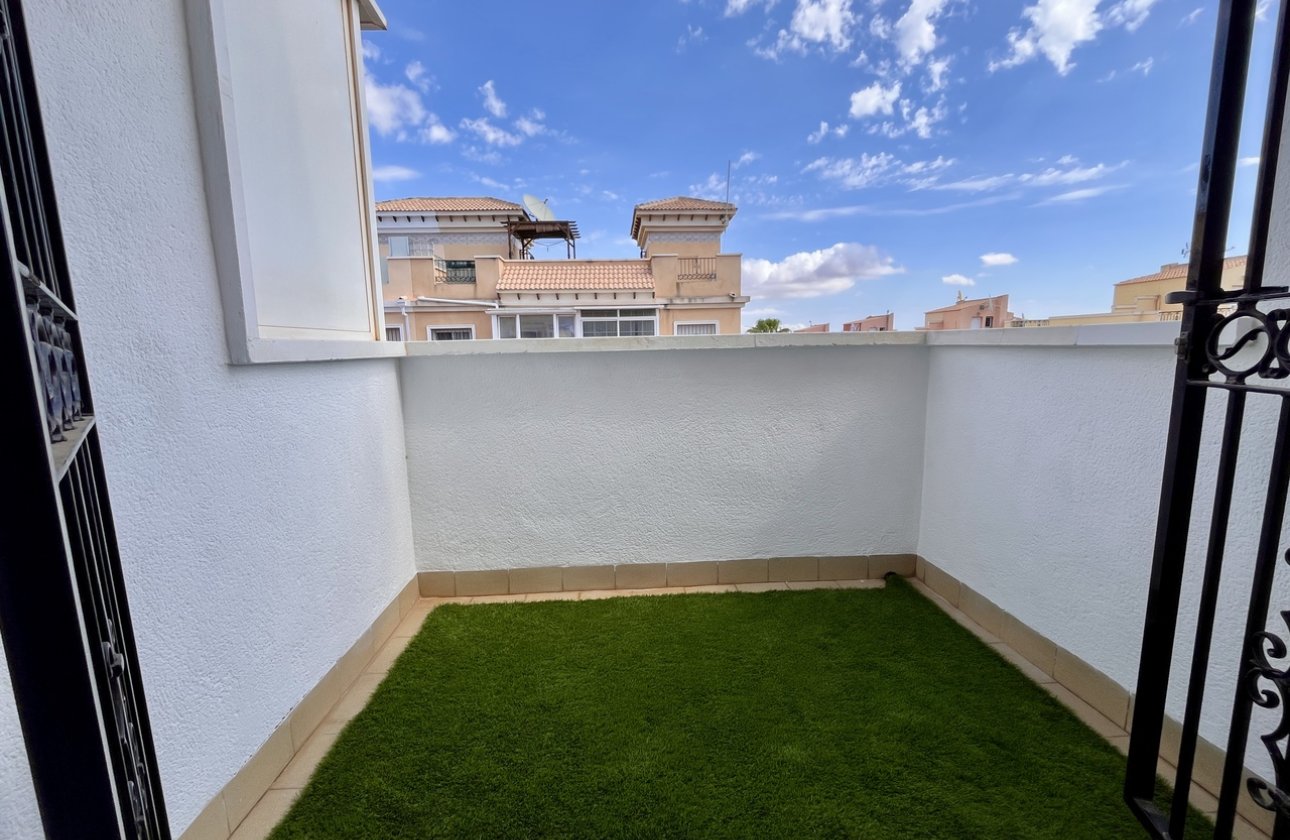 Resale - Townhouse - Villamartin