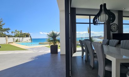 Resale - Villa - Cabo Roig