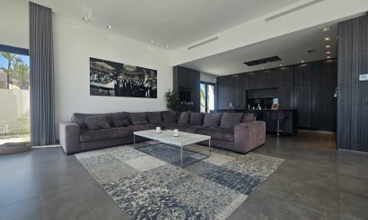 Resale - Villa - Cabo Roig