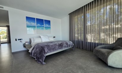 Resale - Villa - Cabo Roig