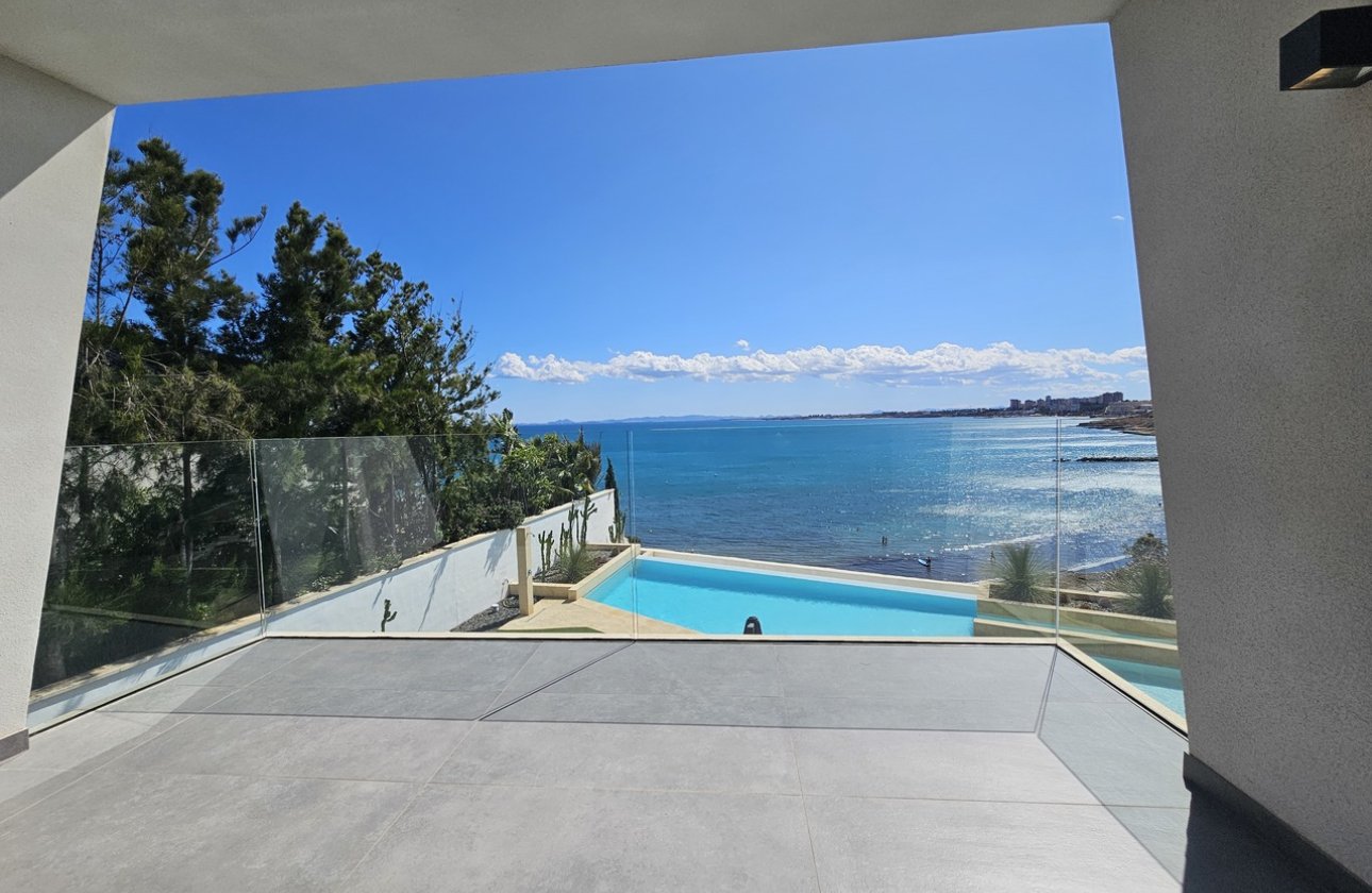 Resale - Villa - Cabo Roig