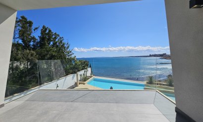 Resale - Villa - Cabo Roig