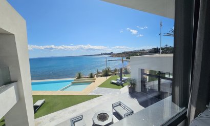 Resale - Villa - Cabo Roig
