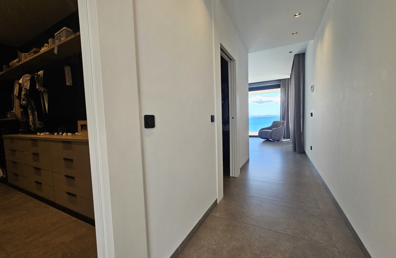 Resale - Villa - Cabo Roig