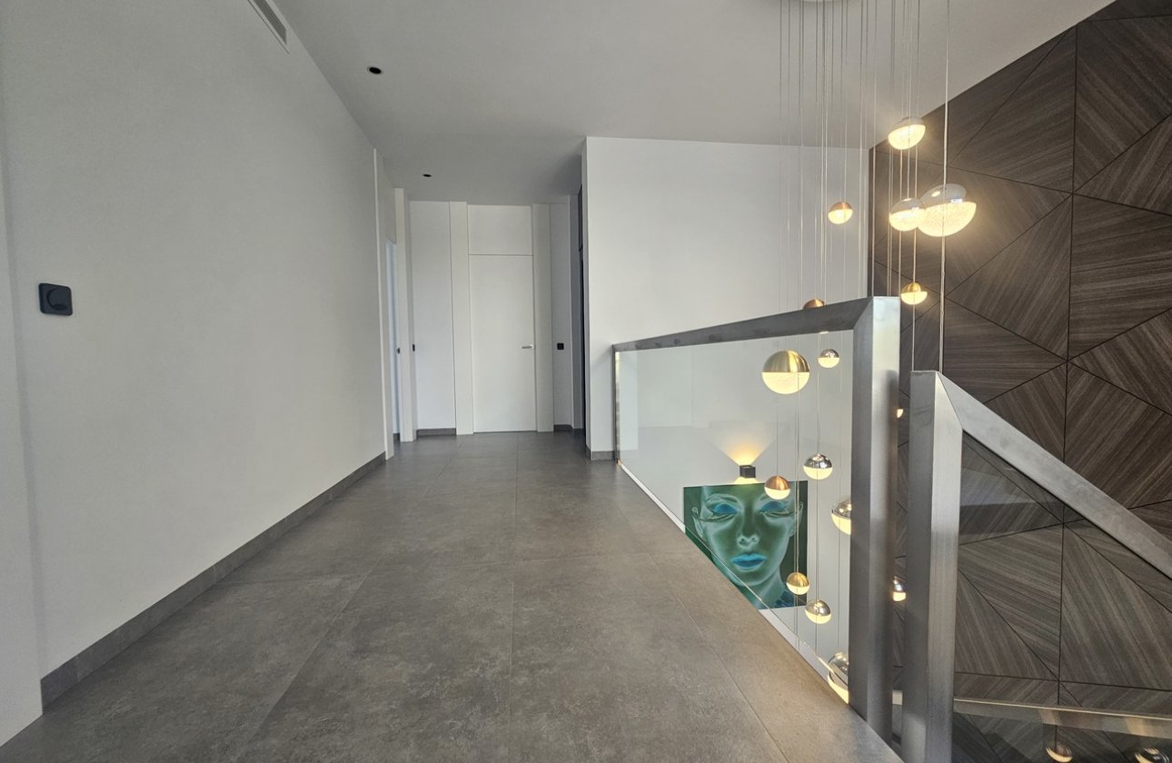 Resale - Villa - Cabo Roig