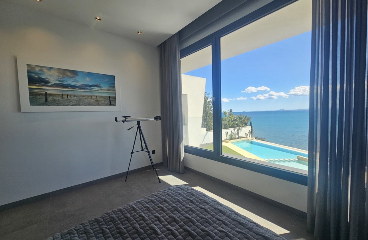 Resale - Villa - Cabo Roig