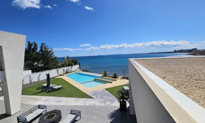 Resale - Villa - Cabo Roig