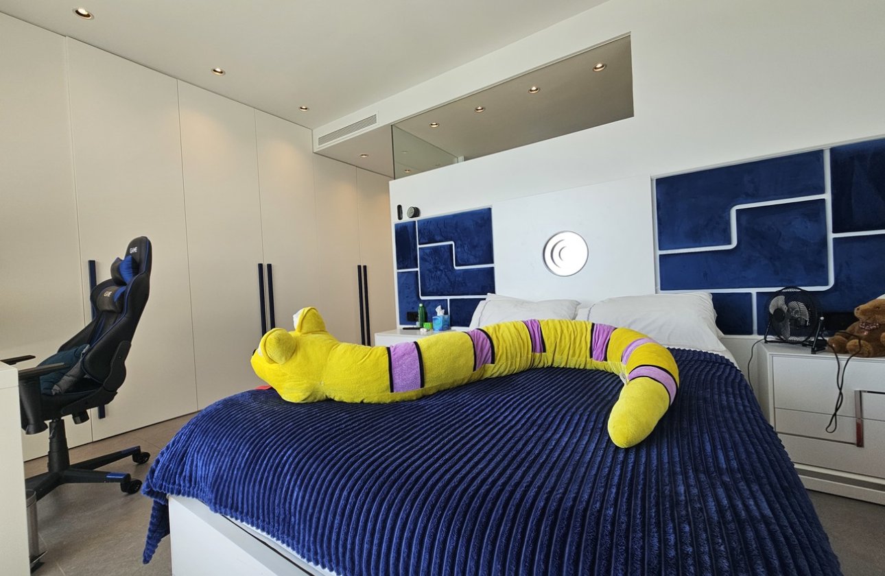 Resale - Villa - Cabo Roig