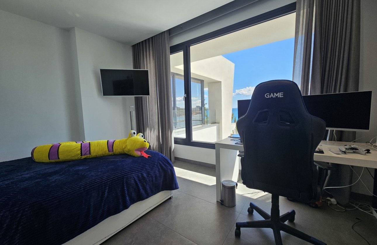 Resale - Villa - Cabo Roig