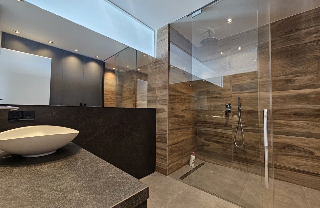 Resale - Villa - Cabo Roig