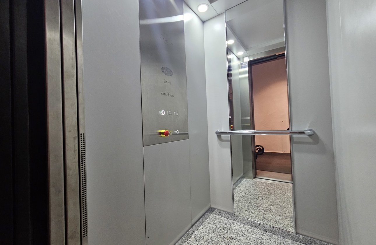 Resale - Villa - Cabo Roig