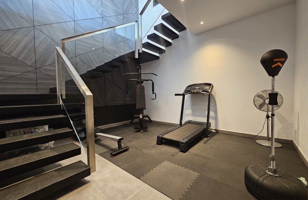 Resale - Villa - Cabo Roig