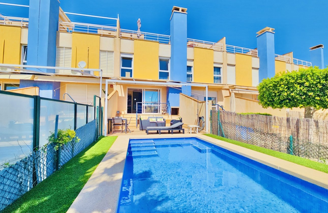 Resale - Villa - Cabo Roig