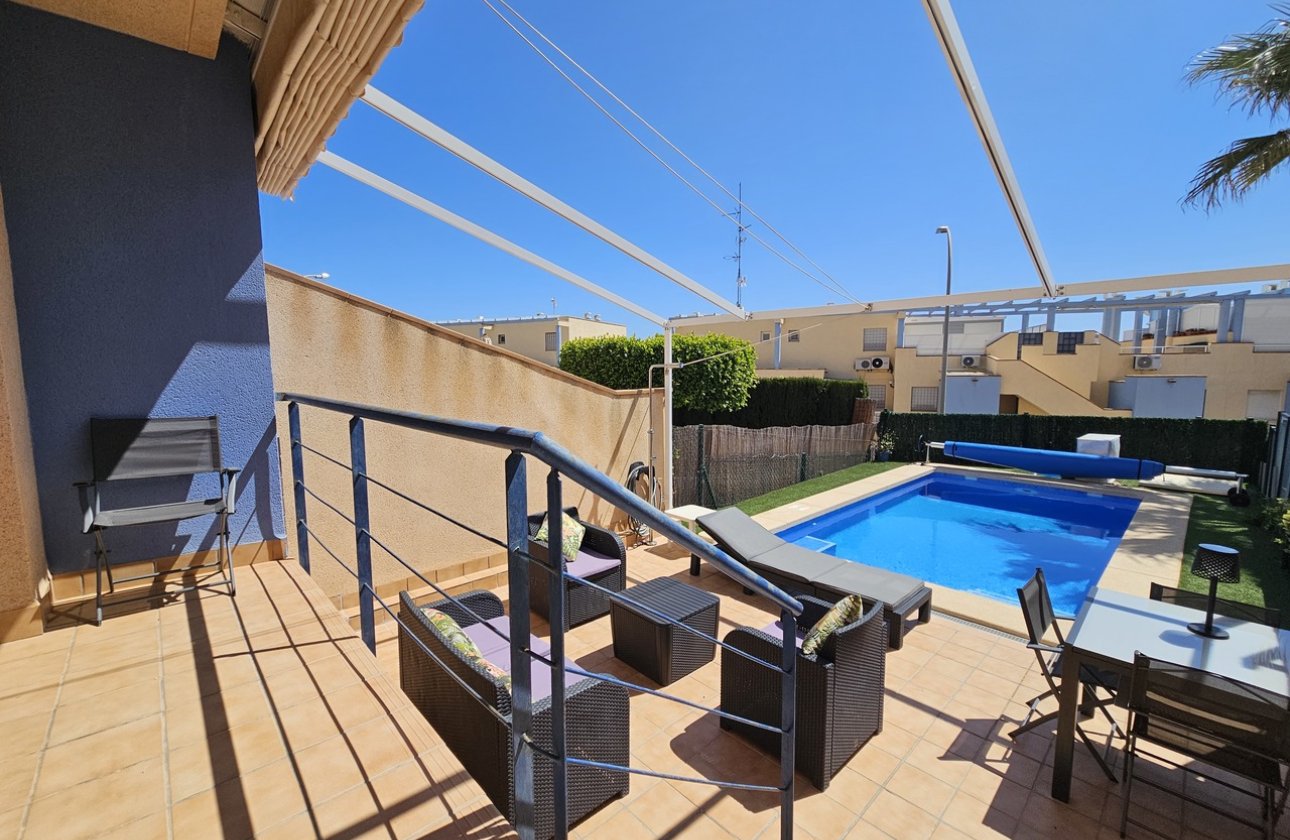 Resale - Villa - Cabo Roig
