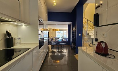 Resale - Villa - Cabo Roig