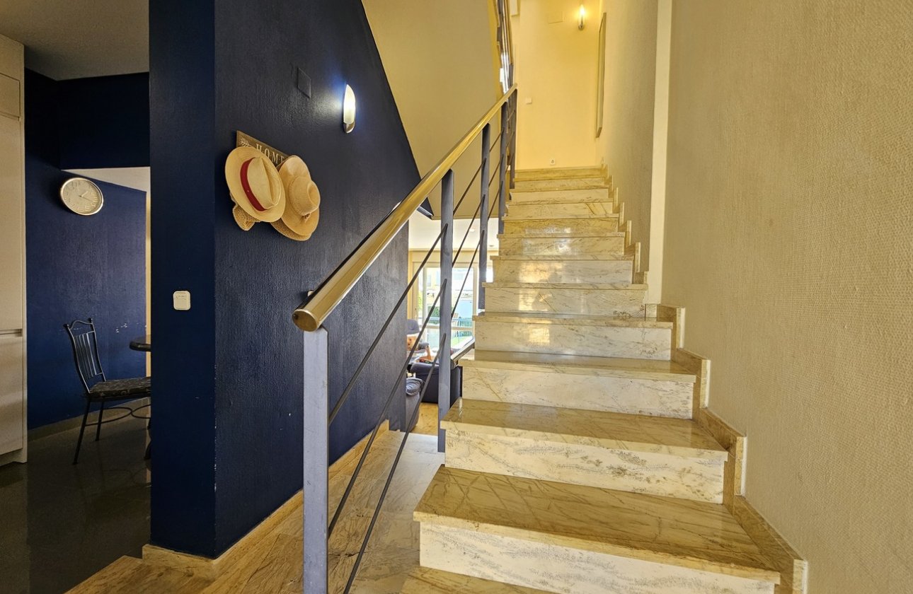 Resale - Villa - Cabo Roig