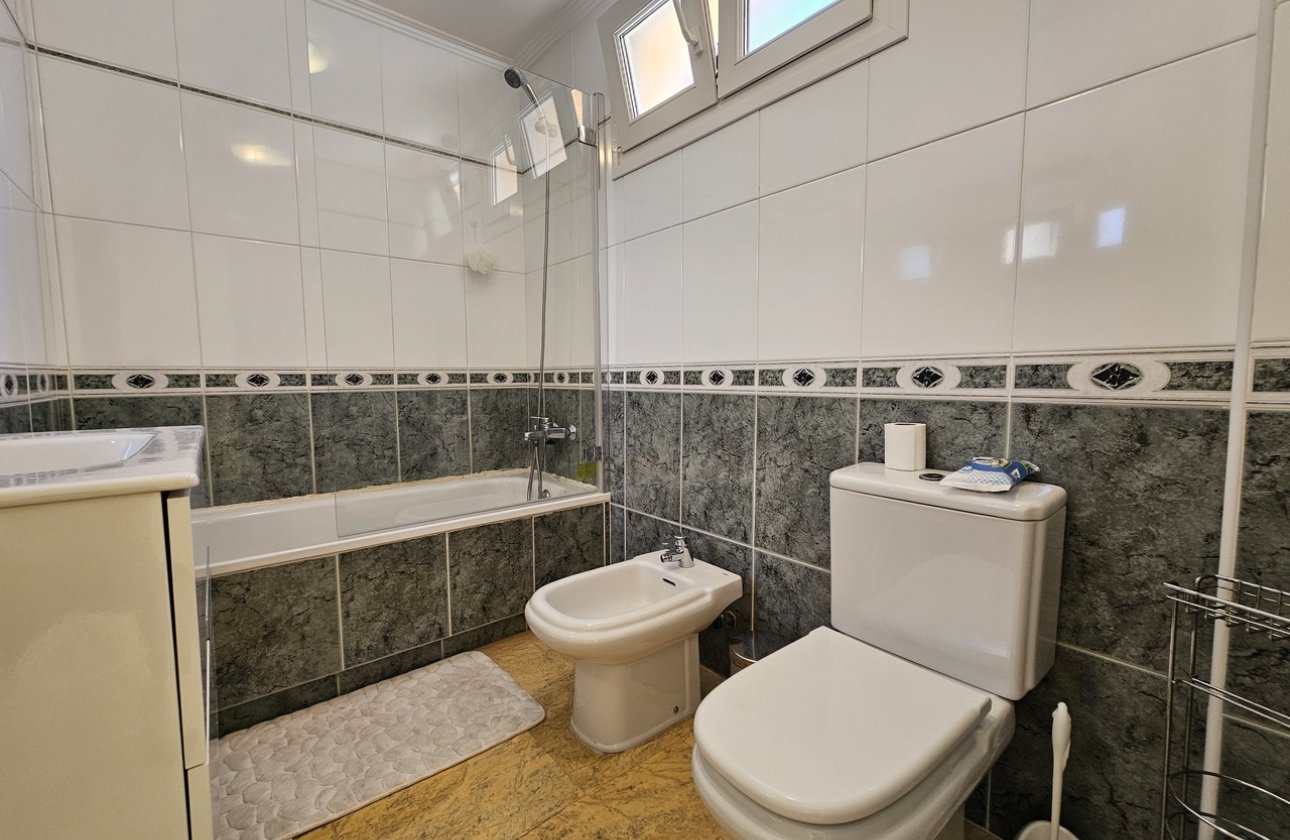 Resale - Villa - Cabo Roig