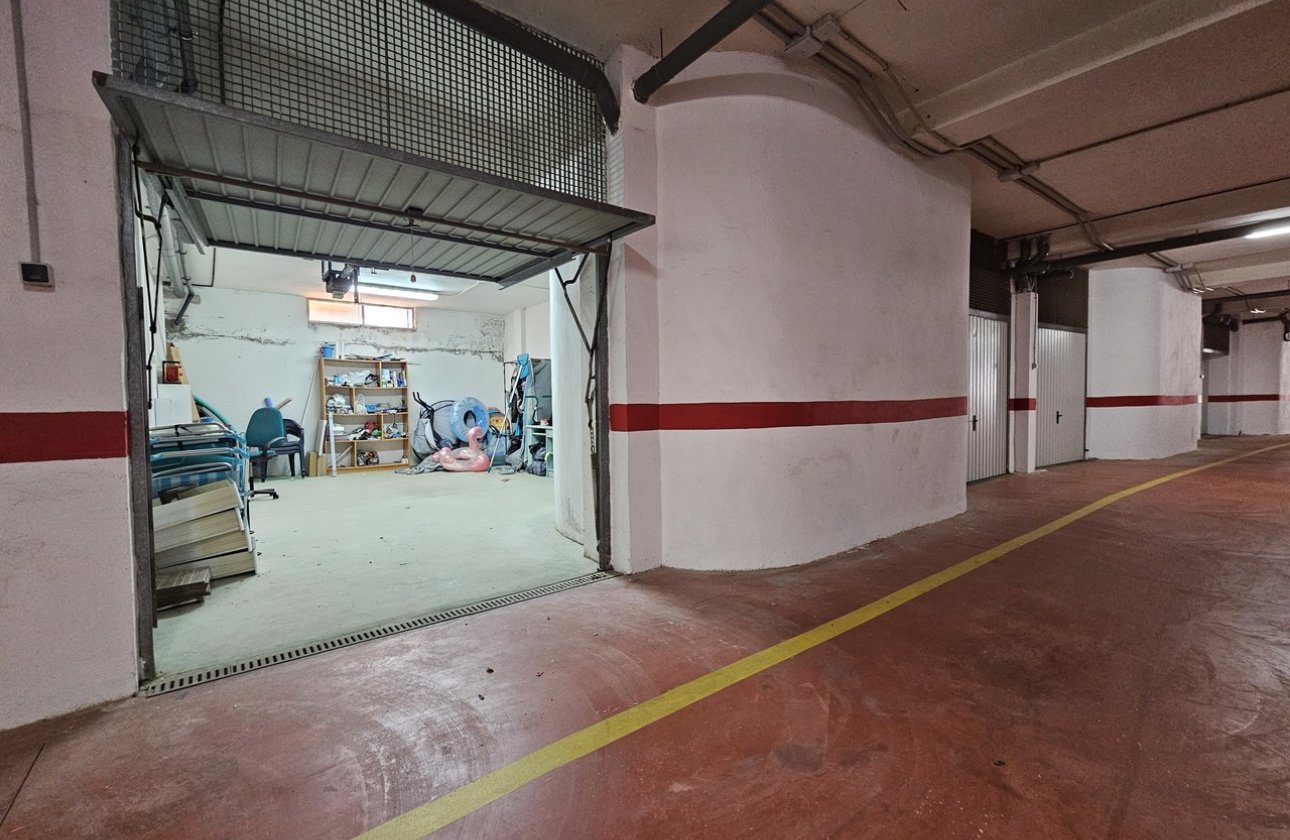 Resale - Villa - Cabo Roig