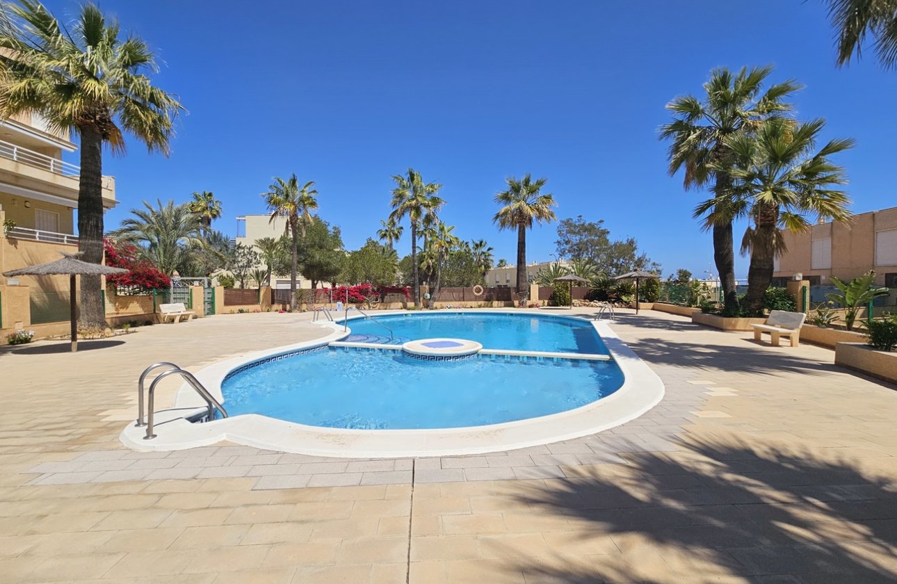 Resale - Villa - Cabo Roig