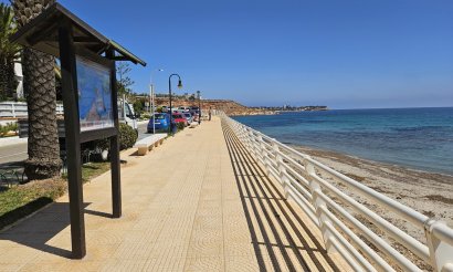 Resale - Villa - Cabo Roig