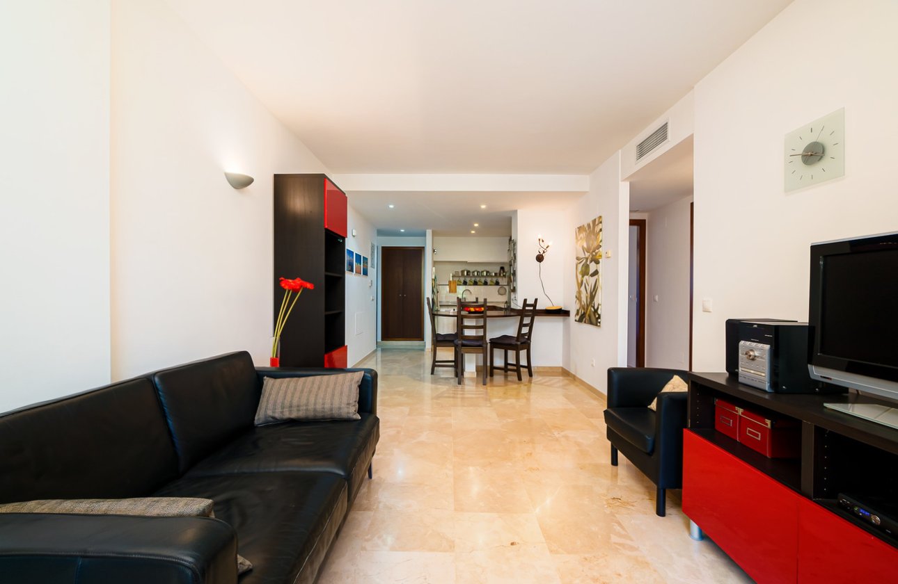 Resale - Apartment / flat - Punta Prima