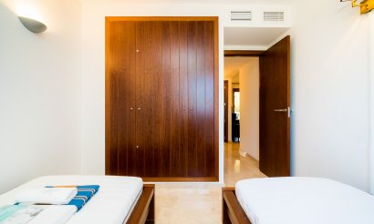 Resale - Apartment / flat - Punta Prima