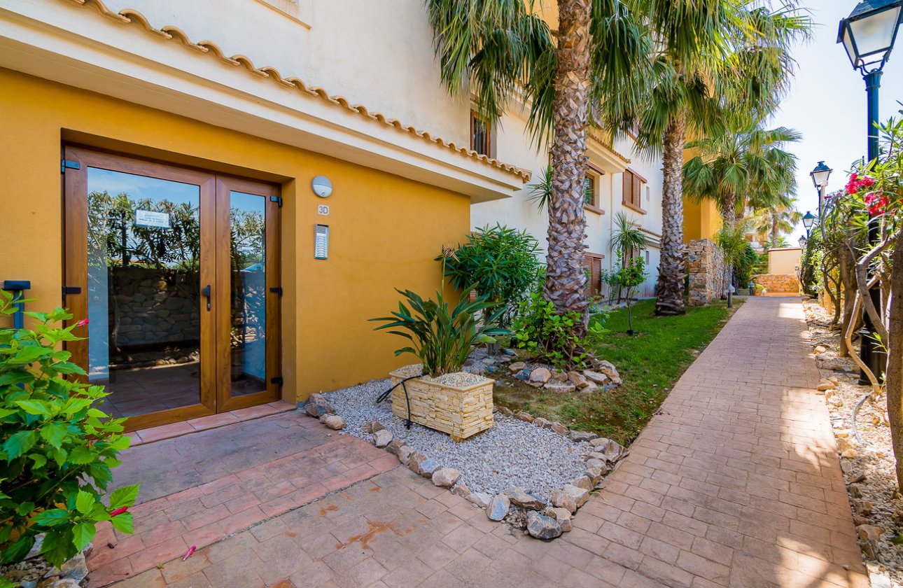 Resale - Apartment / flat - Punta Prima