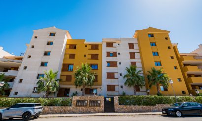 Resale - Apartment / flat - Punta Prima