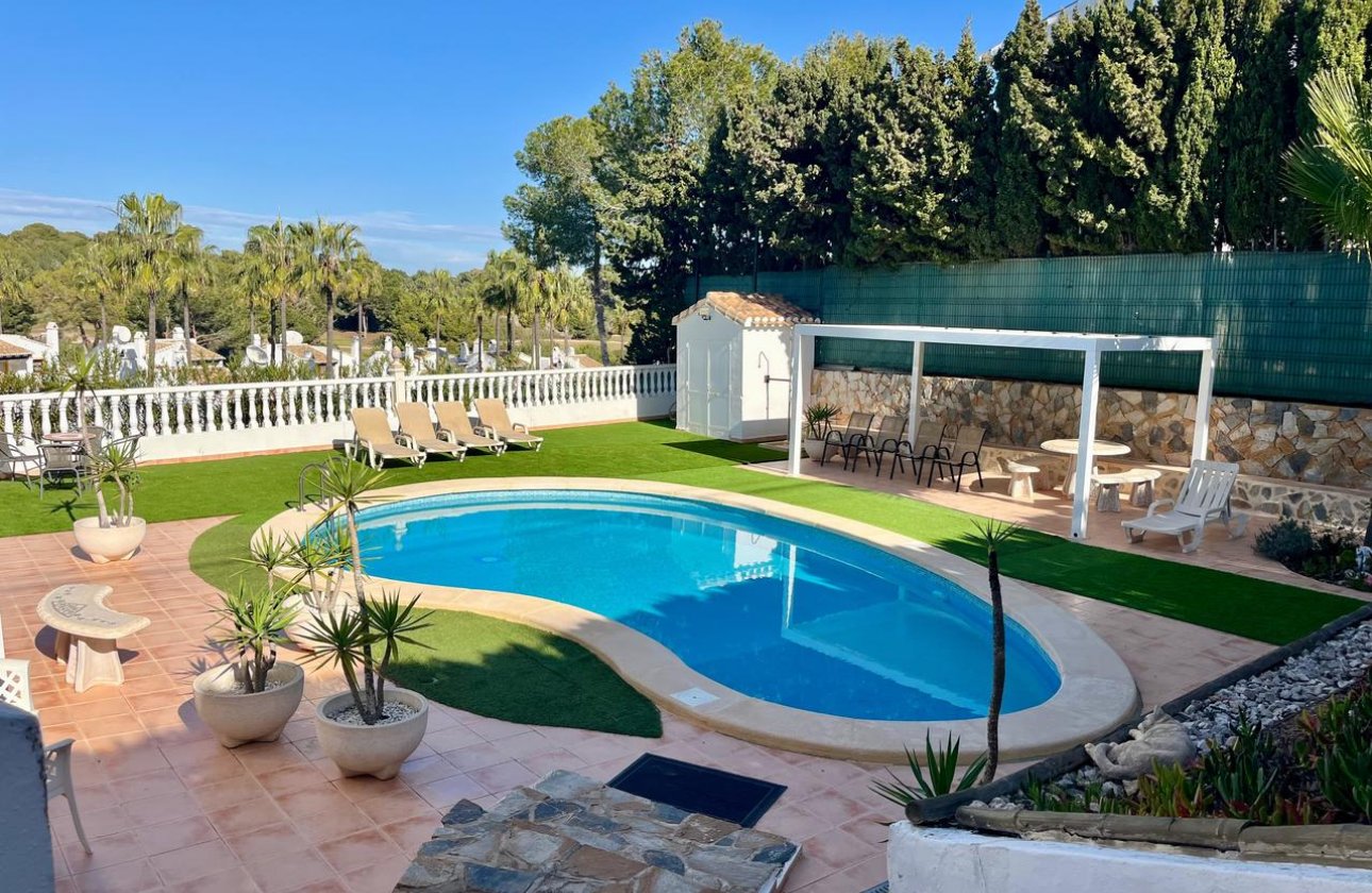 Resale - Villa - Villamartin