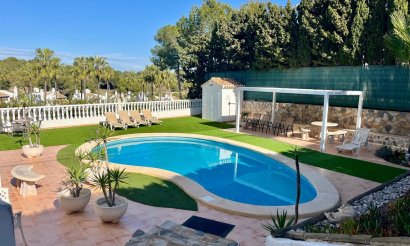 Resale - Villa - Villamartin