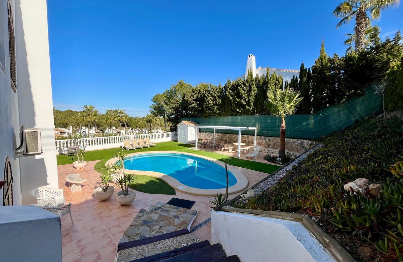 Resale - Villa - Villamartin