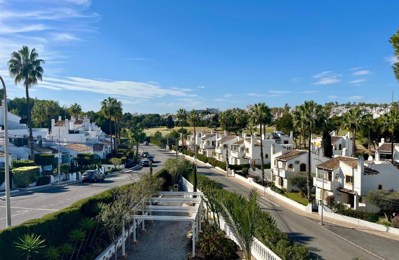 Resale - Villa - Villamartin