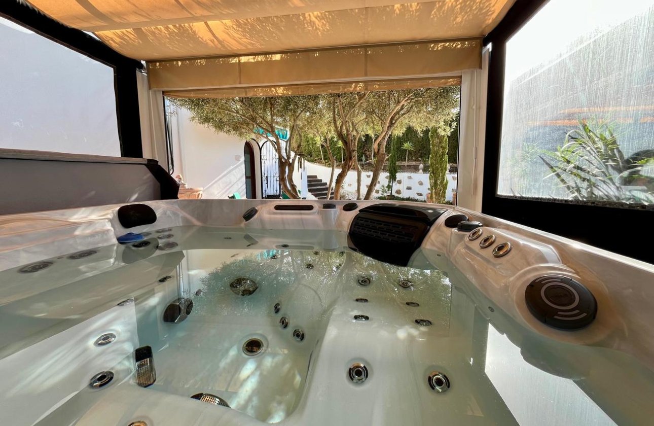 Resale - Villa - Villamartin