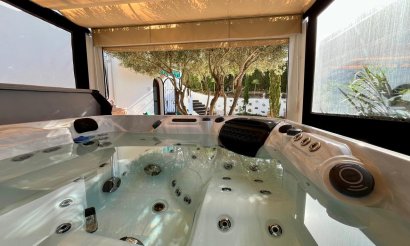 Resale - Villa - Villamartin