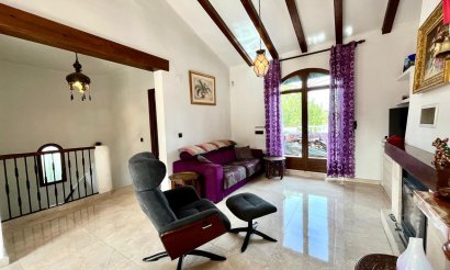 Resale - Villa - Villamartin