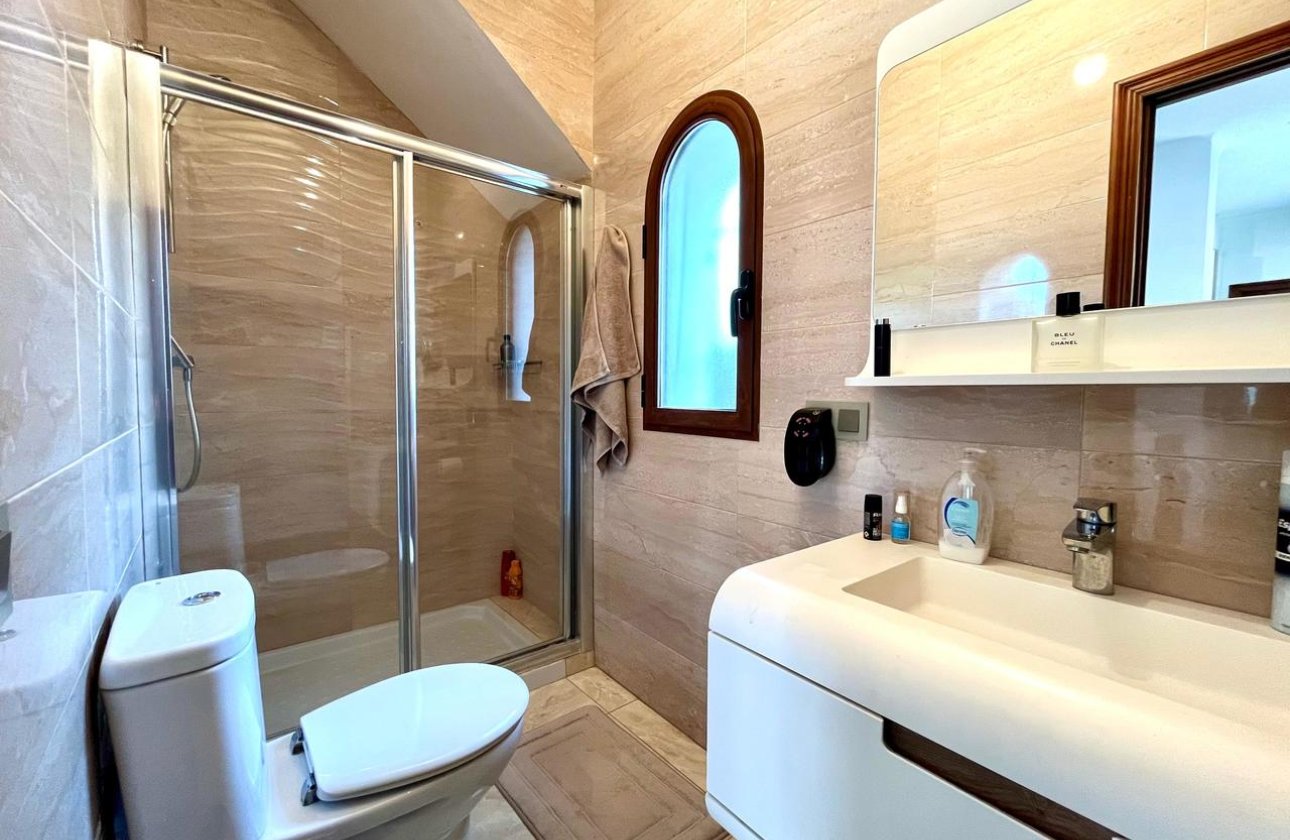 Resale - Villa - Villamartin