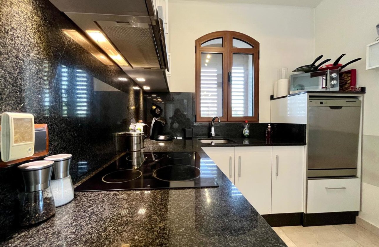 Resale - Villa - Villamartin