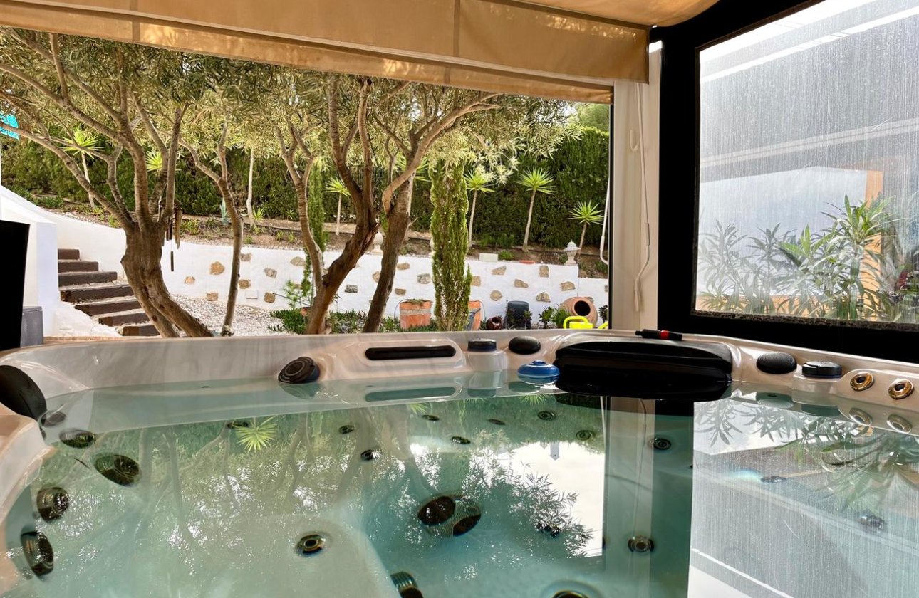 Resale - Villa - Villamartin