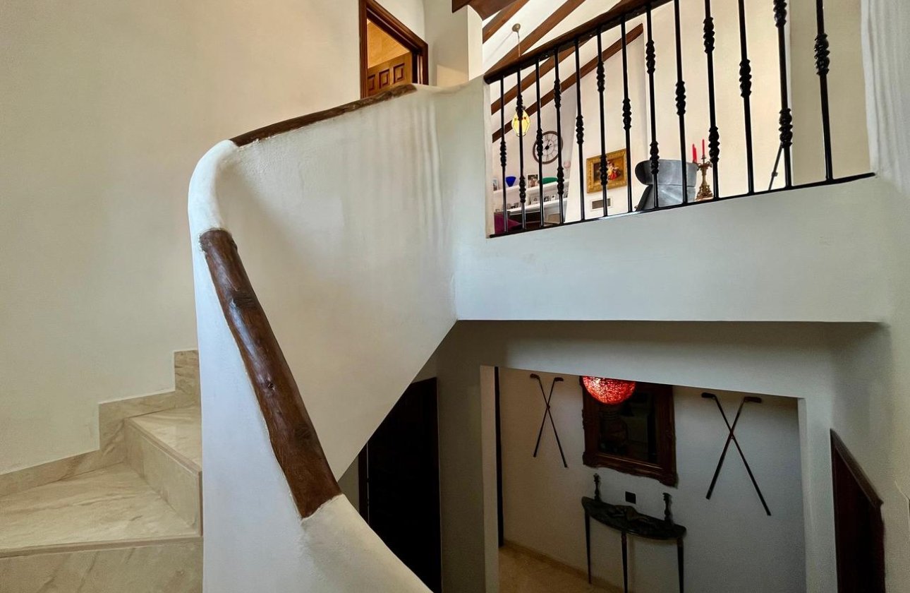 Resale - Villa - Villamartin