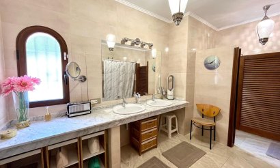 Resale - Villa - Villamartin