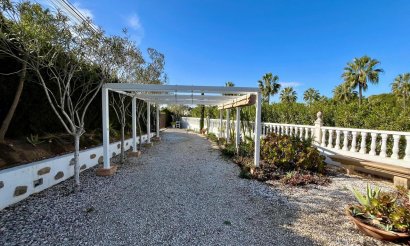 Resale - Villa - Villamartin