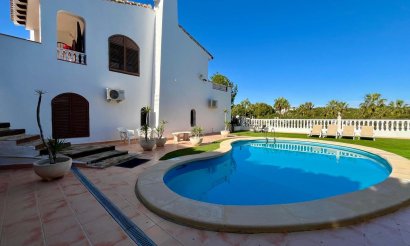 Resale - Villa - Villamartin