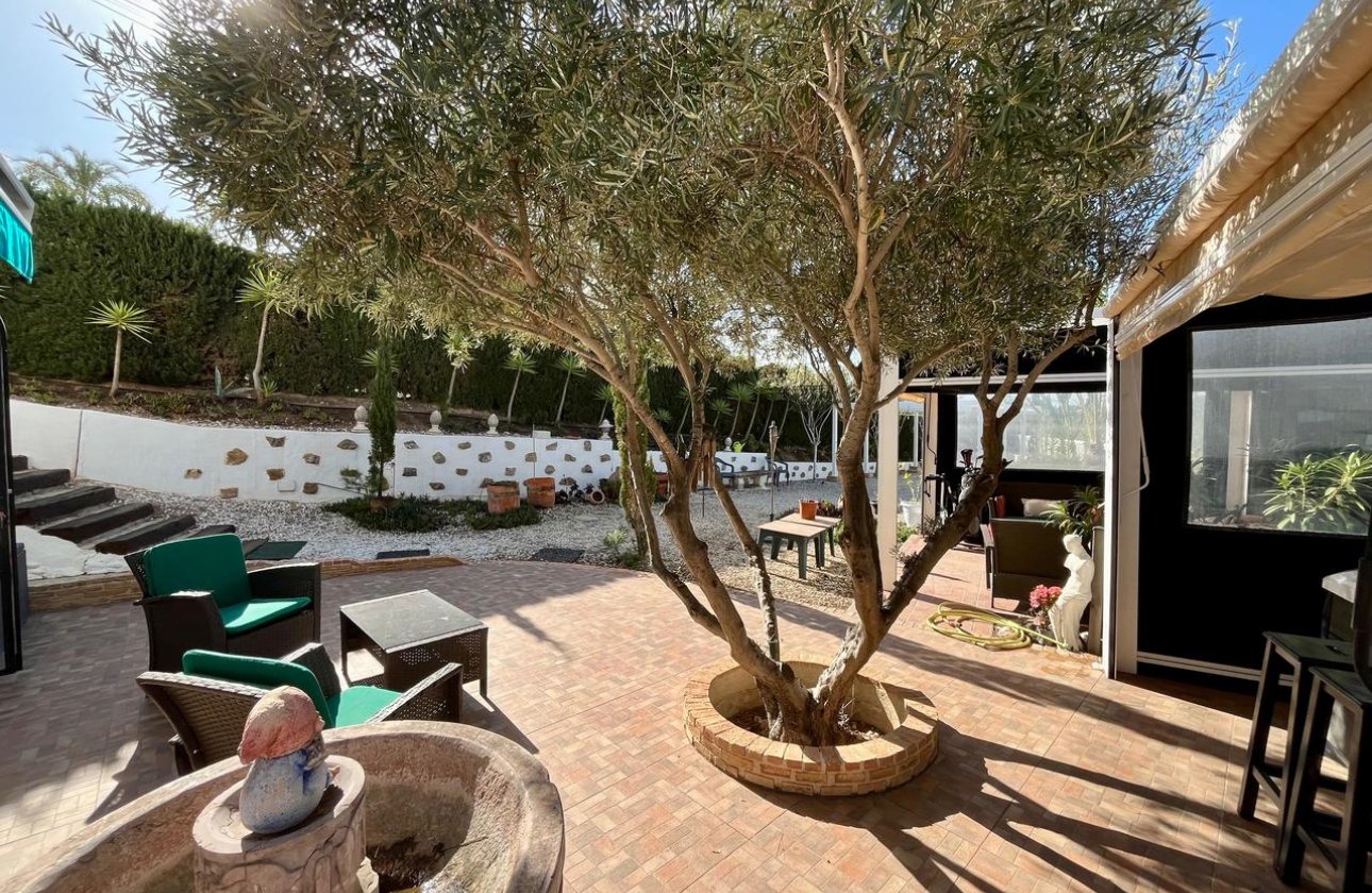 Resale - Villa - Villamartin