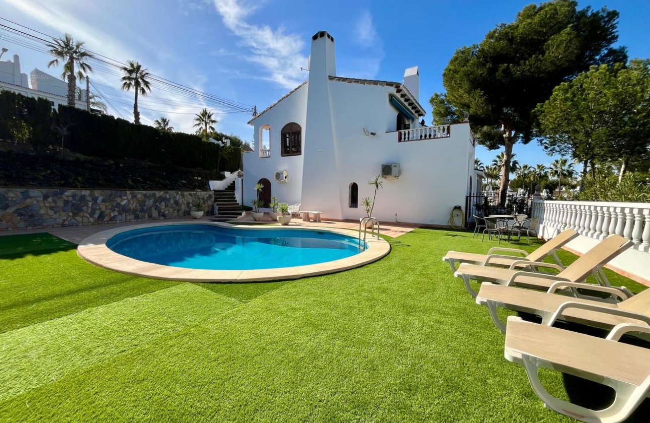Resale - Villa - Villamartin