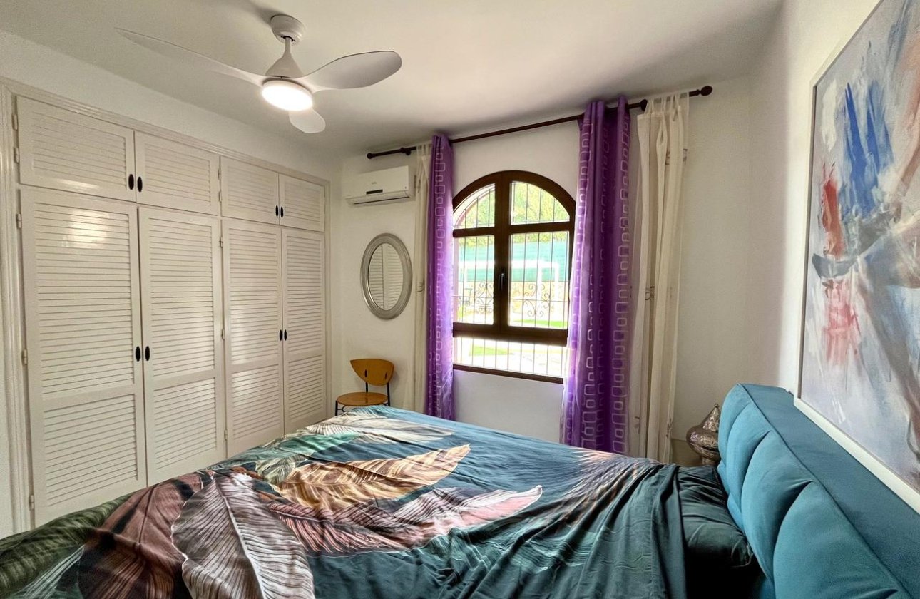 Resale - Villa - Villamartin