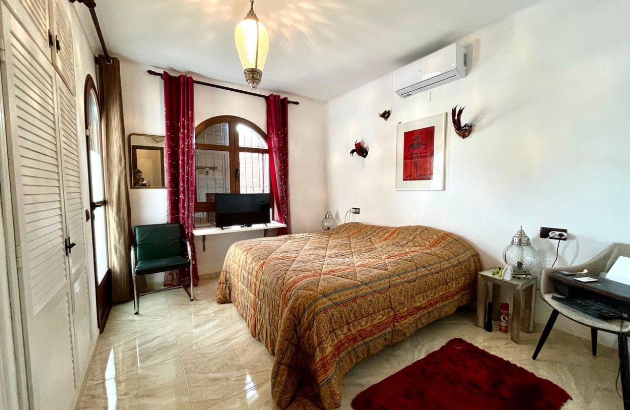 Resale - Villa - Villamartin