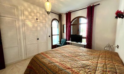 Resale - Villa - Villamartin