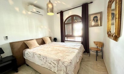 Resale - Villa - Villamartin