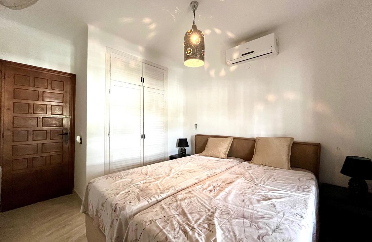 Resale - Villa - Villamartin