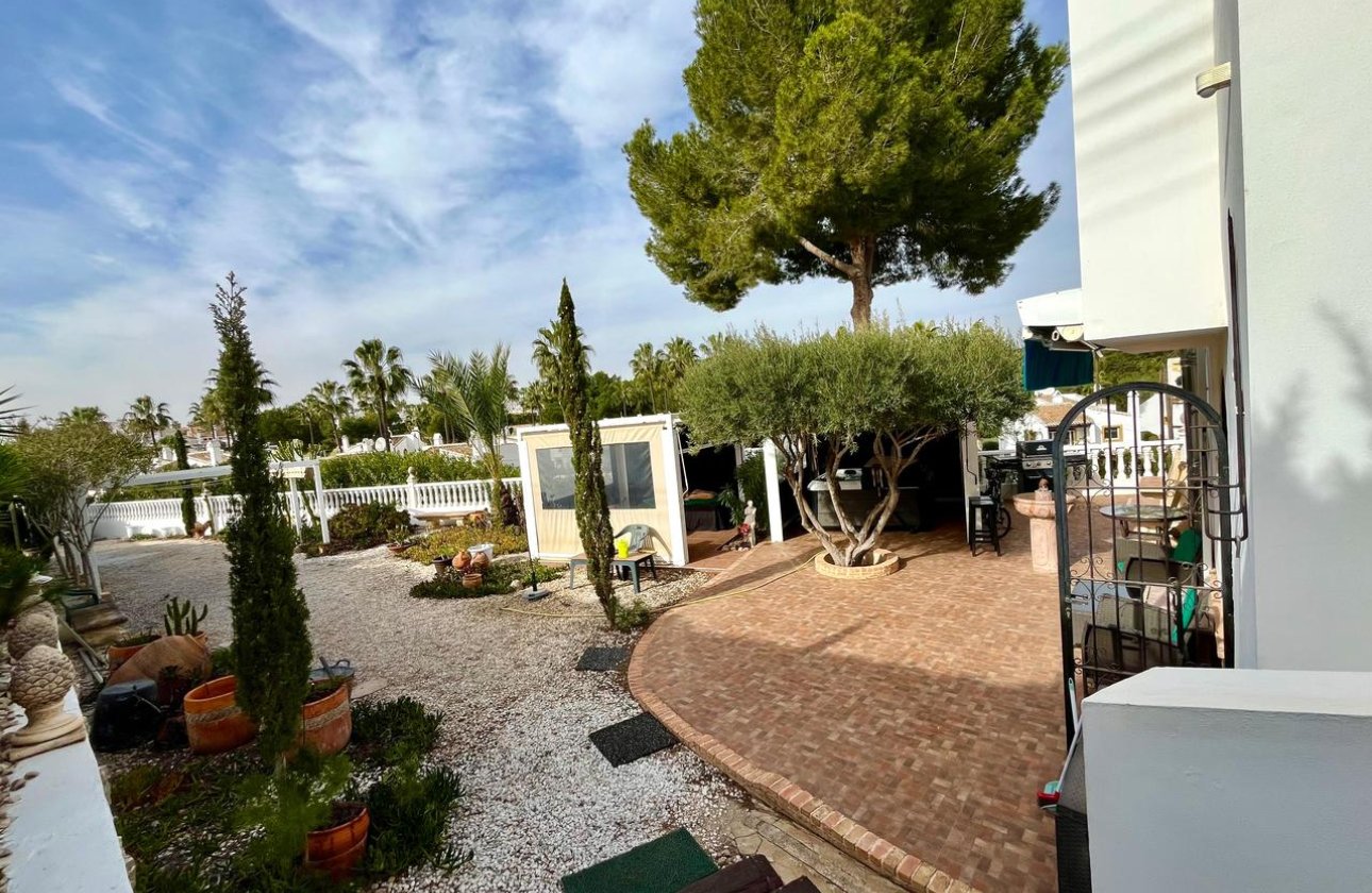 Resale - Villa - Villamartin